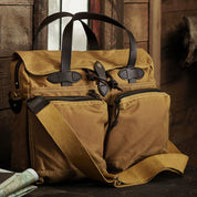 Filson 24 Hour Tin Cloth Briefcase Dark Tan en coton huilé et cuir