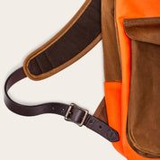 Filson Journeyman Backpack Tan / Flame avec sangles en cuir