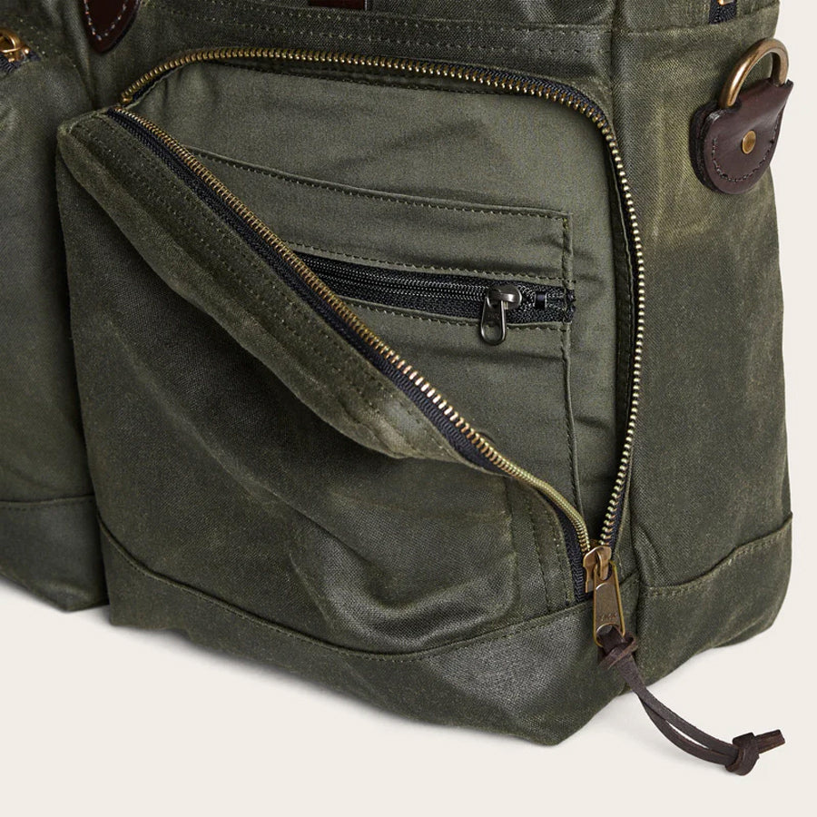 Hour Tin Cloth Briefcase Otter Green Filson 24 lomme foran