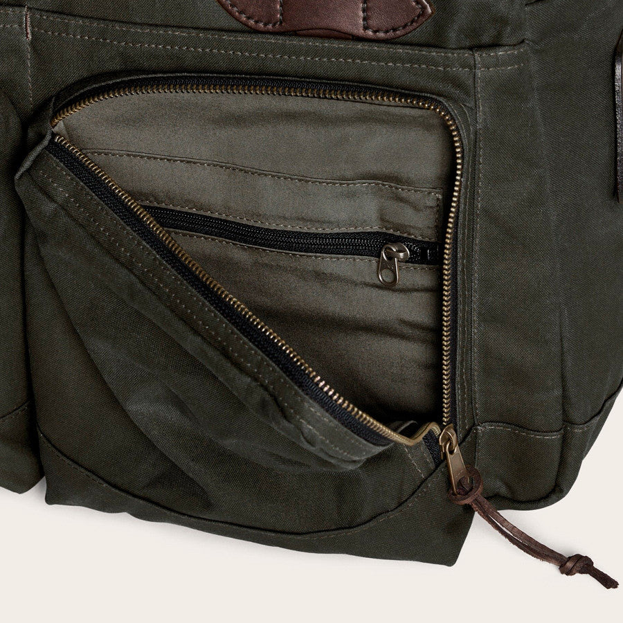 Filson 48-Hour Tin Cloth  Duffle  Otter  Green  frontlomme