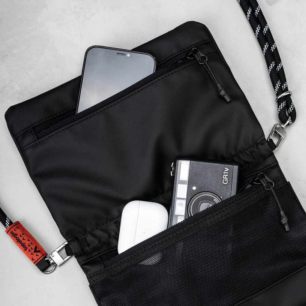 Black Dry Topologie flad taske med skulderrem