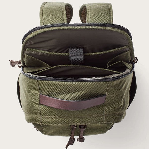 Filson Dryden Backpack Otter Green  inside laptop compartment
