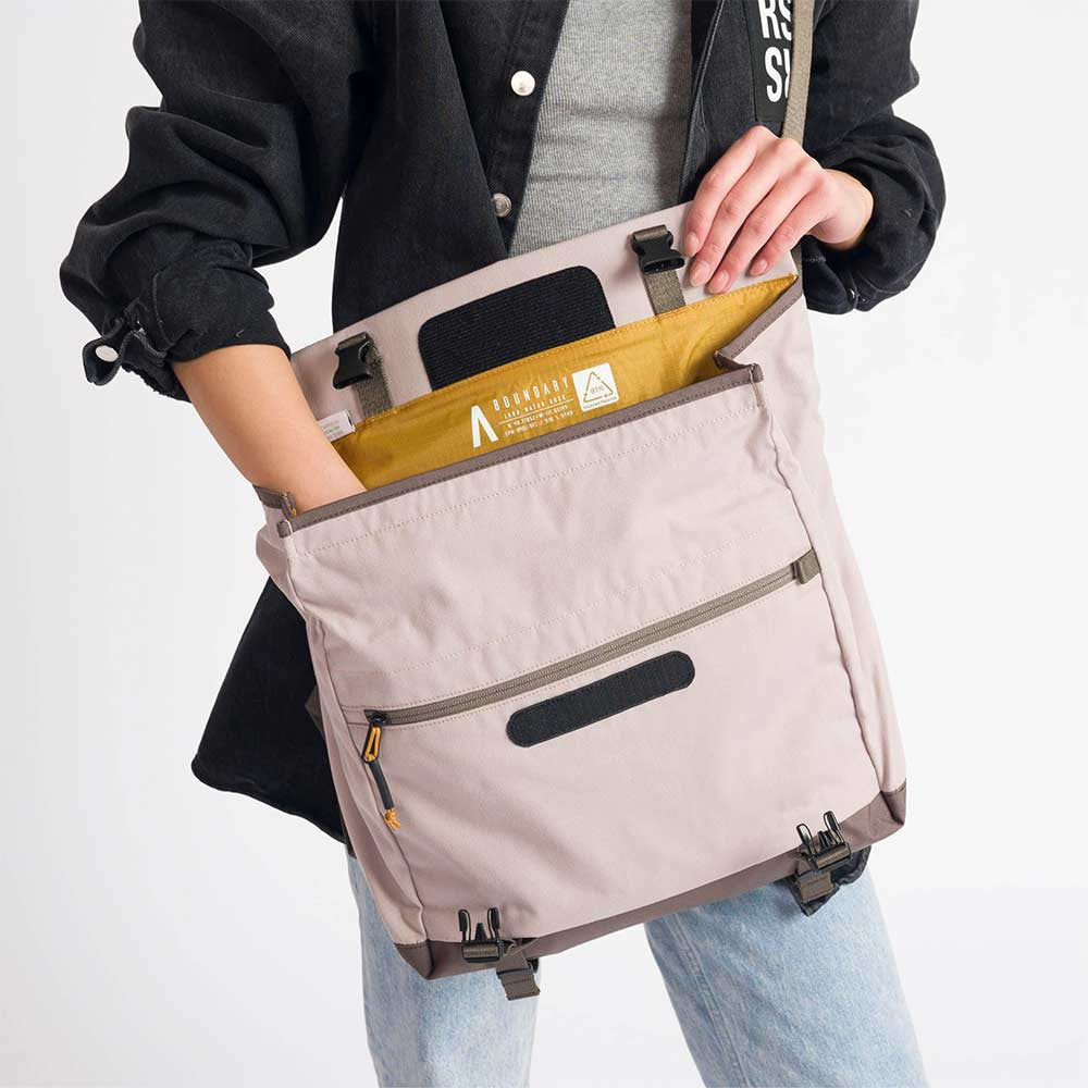 Rennen Shoulder Bag Clay