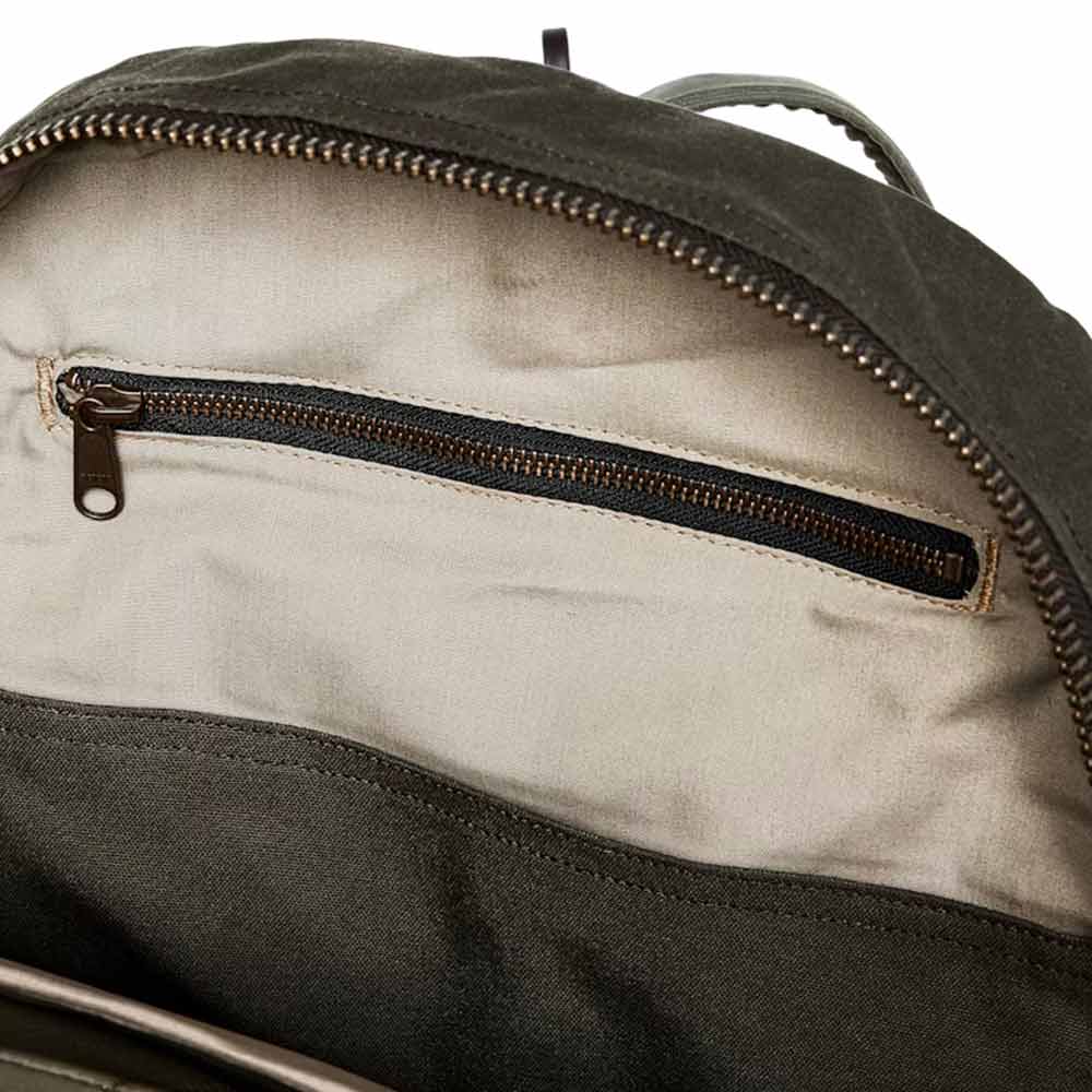 Filson Journeyman Backpack otter Green  inside pocket with zip